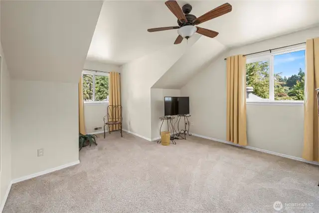 2nd upstairs spacious