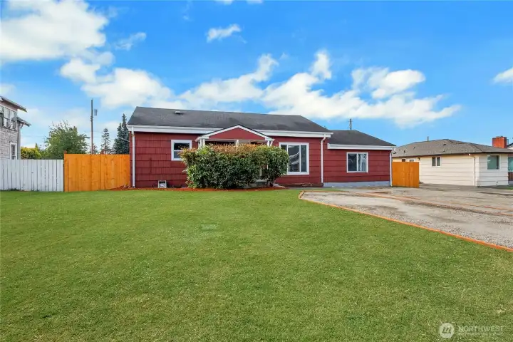 Big front lawn