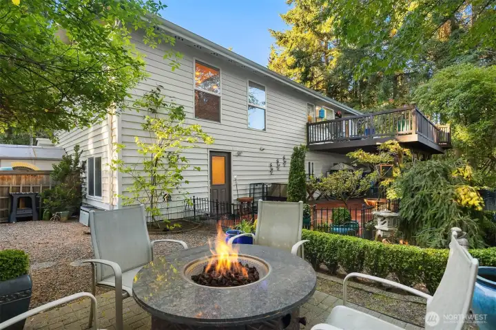 The perfect outdoor retreat! Dine al fresco on the expansive multi-level deck surrounded by lush greenery. Thoughtfully landscaped for privacy and charm, this backyard blends relaxation and entertainment beautifully—offering space for summer barbecues, quiet evenings under the stars, or morning coffee among the trees. ?????