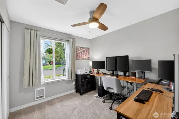 Second bedroom (currently used as an office)