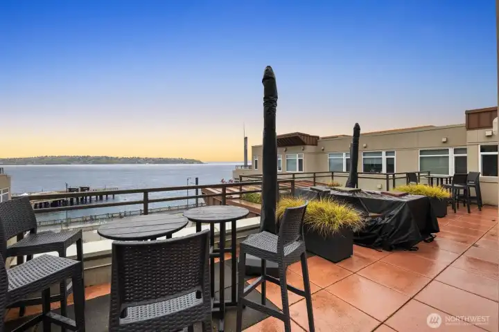 Rooftop BBQ Deck (located in 1950 Bldg)