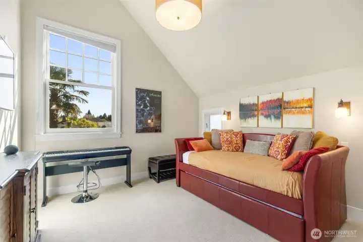 Third bedroom or perfect flex space!