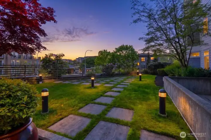 Kirkland Central common area.