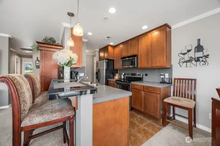 Kitchen with eating bar