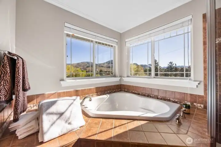 Soaking tub
