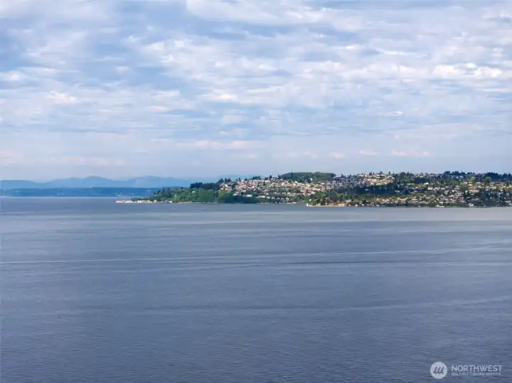 Wide-angle views of the water and surrounding shoreline, capturing the natural beauty and changing scenery throughout the day.