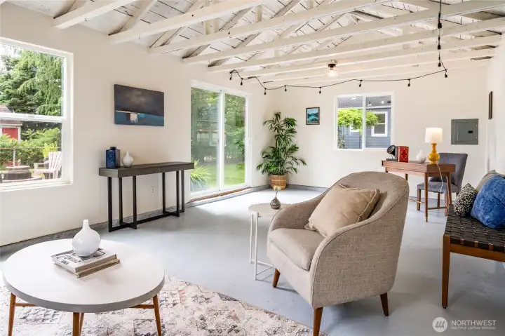 The detached 375-sqft studio in the backyard offers endless potential uses!