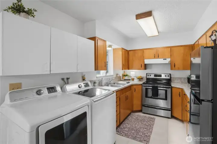 Unit A kitchen.. New Frig, and W/D