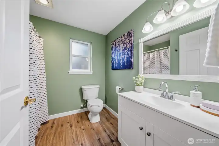 Main Floor 3/4 Bath