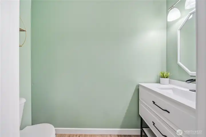 Main Floor 1/2 Bath