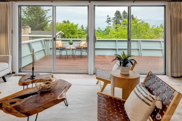 Main level living room