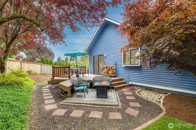 Fully fenced backyard with a great deck & entertaining area
