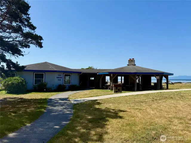 Clubhouse and picnic shelter (photo not taken from lot)