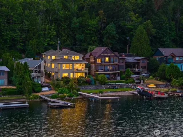 Gorgeous Lake Sammamiish Home