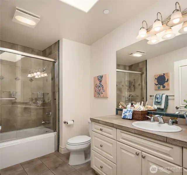 Upper bath