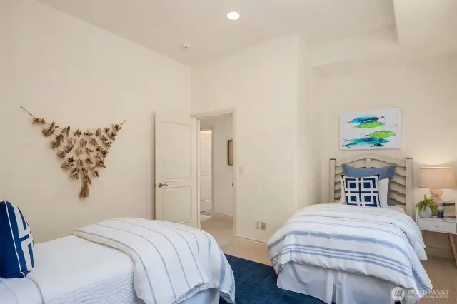 Lower bedroom.