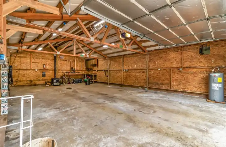 Can fit up to 6 cars!