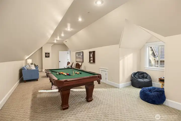 huge bonus room about the garage, great game space or theater room