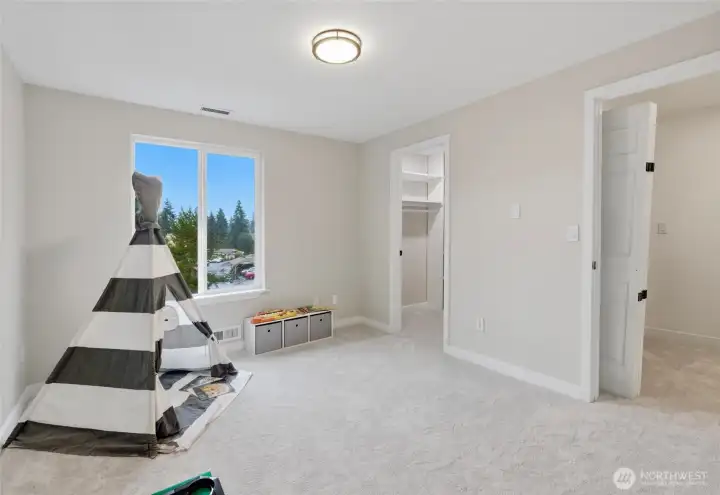 Second bedroom with its own private bathroom and walk-in closet