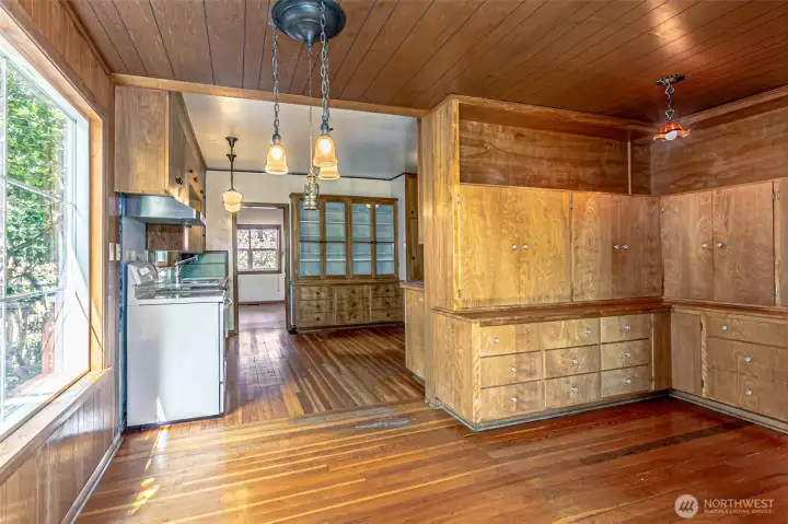 Dining room & kitchen