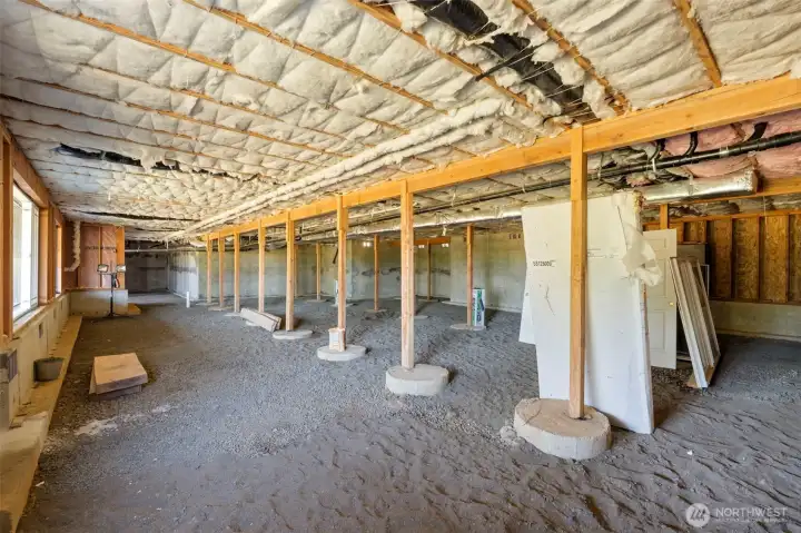 Crawlspace Crawlspace
