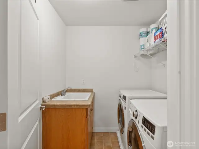 Laundry Room with sink