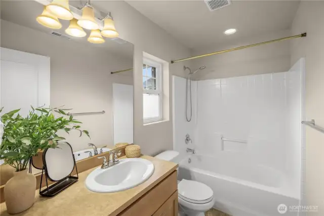 Second bedroom also has its own bathroom and walk in closet