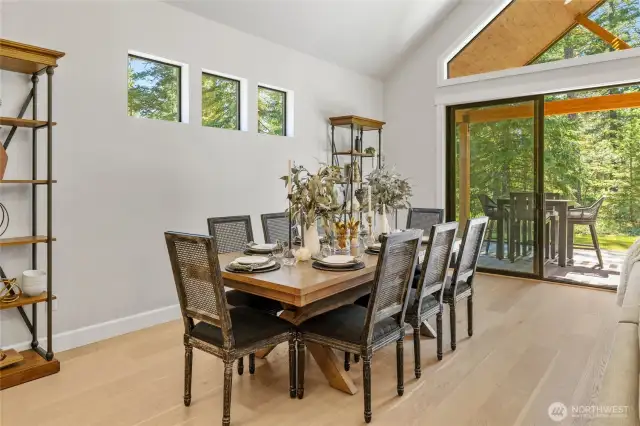 Plenty of room from guests and enteraining.