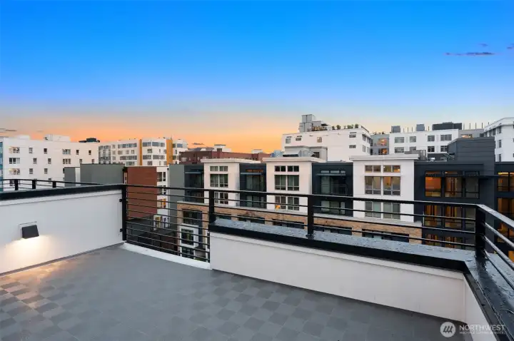 Unwind & experience breathtaking Seattle sunsets, all summer long!