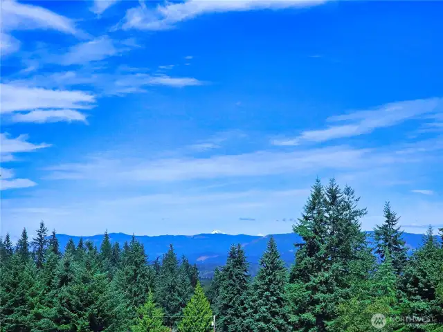 Absolutely stunning view of the Cascade Mountains