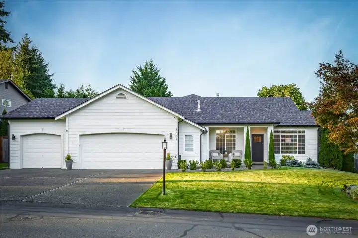 Welcome to 6601 56th St. Ct. W. in the established Chambers Creek Crossing Community.