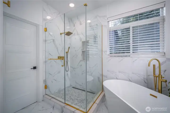 Unwind in the soaking tub or tiled walk-in shower.