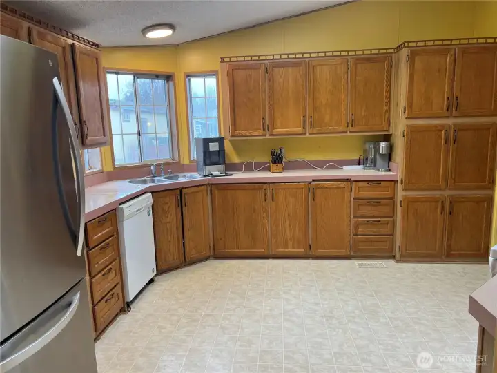 Large kitchen with tons of cabinet space