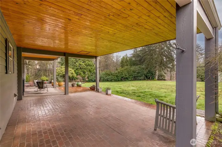 Spacious Covered Patio