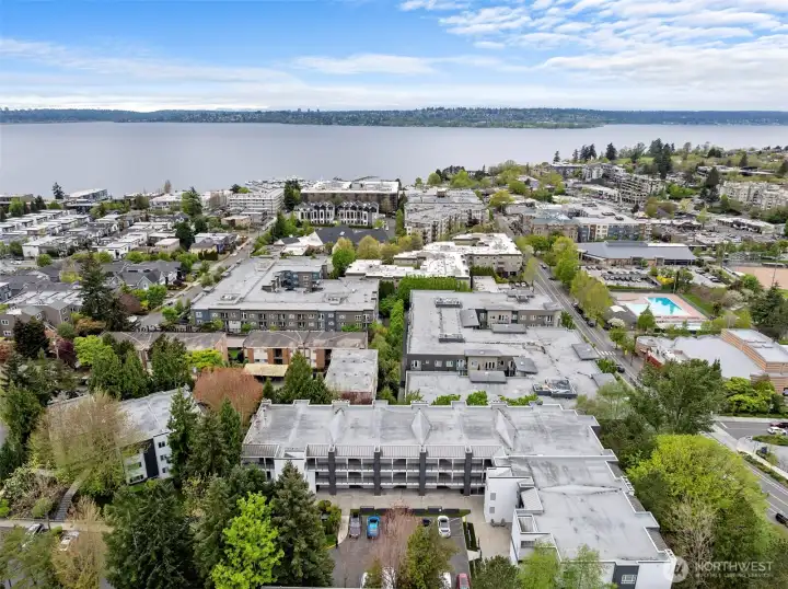 Proximity 82 Walk Score to Downtown Kirkland