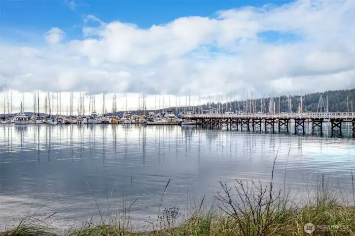 Close to Marina, trails, or restaurant next door. Close to Marina, trails, or restaurant next door.