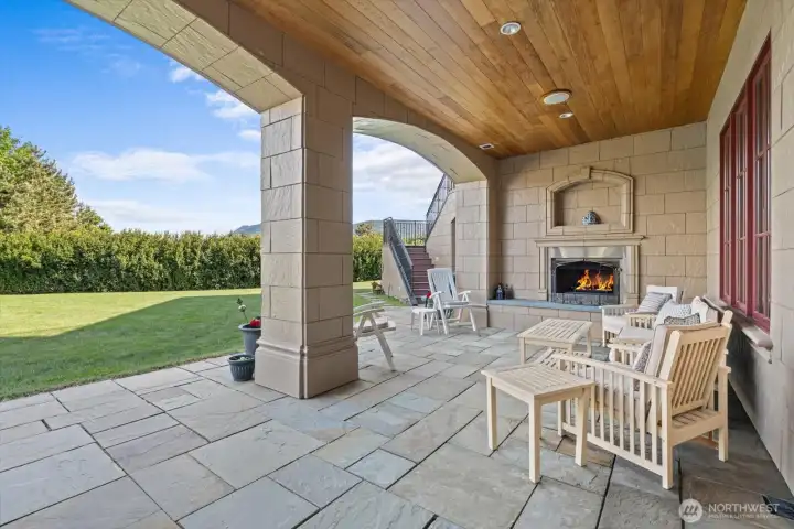 Built in outdoor fireplace