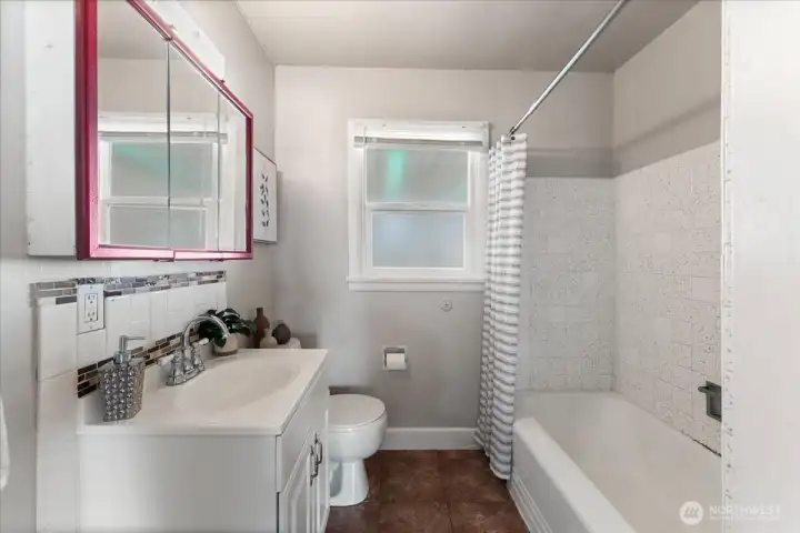 Full Bathroom Full Bathroom