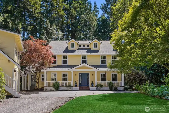 Welcome home to 8363 NE Sumanee Place in the popular Hidden Cove Estates Neighborhood.