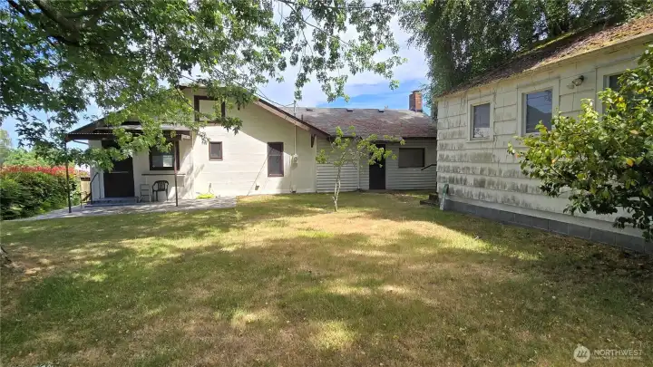 Backyard with 800 SqFt Shop
