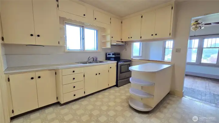 Bring Your Vision to this Classic Kitchen