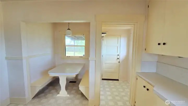 Breakfast Nook alcove with built-in booth