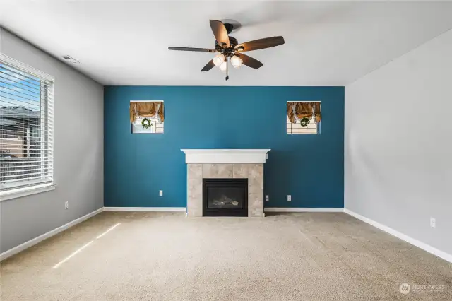 Gas fireplace in Living Room off Kitchen