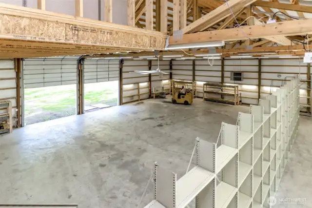 5,000 sq feet of space with high ceilings (imagine the number of vehicles you can park in here)!