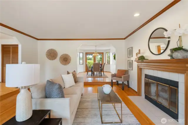 Seamless entry to formal dining area.