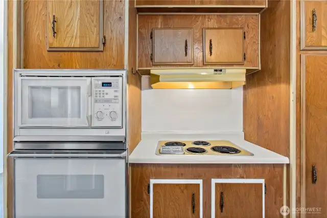 Oven Microwave and cooktop