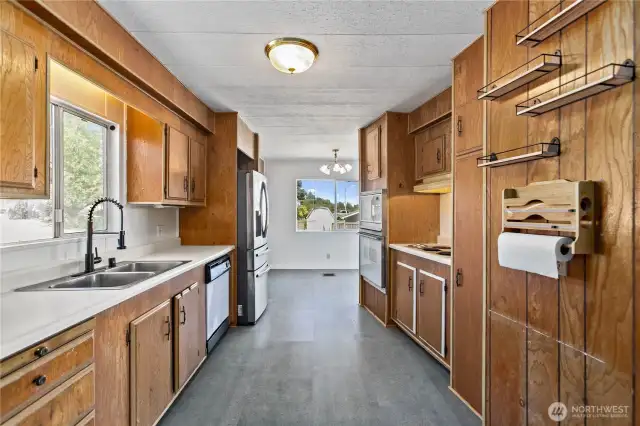 Lots of cabinets
