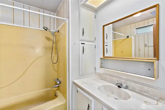 Primary bath