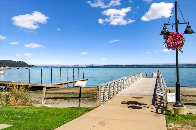 Pomeroy Park and boat launch 3 blocks from property public beach and community dock lots of boat parking