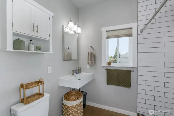 Beautiful bathroom!